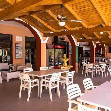 Nikos Hotel Khartáta