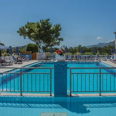 Nikos Hotel Khartáta