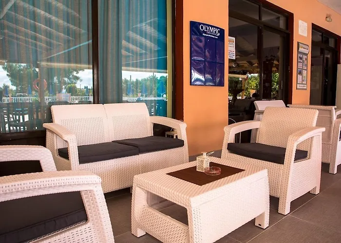 Nikos Hotel Khartáta