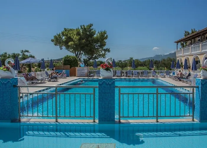Nikos Hotel Khartáta